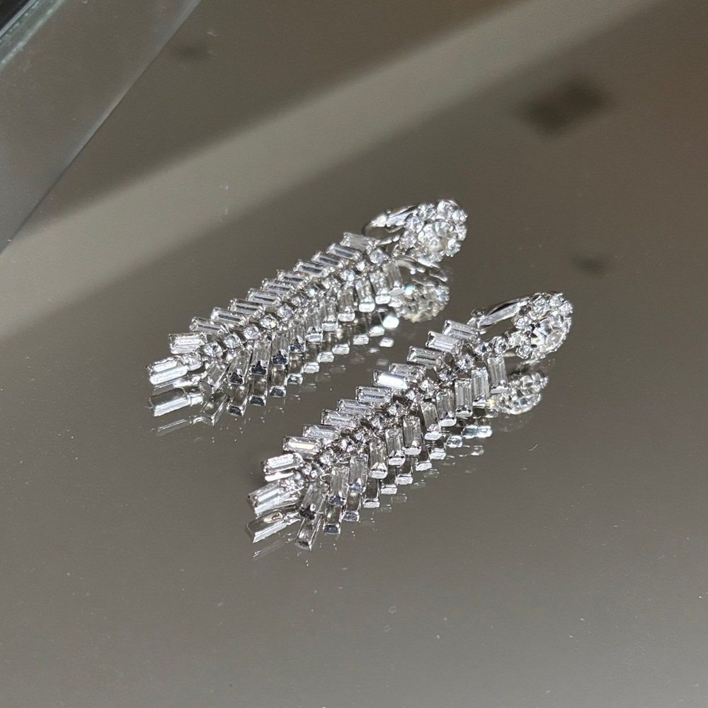 Vintage Rhinestone Elegant Silver Drop Earrings